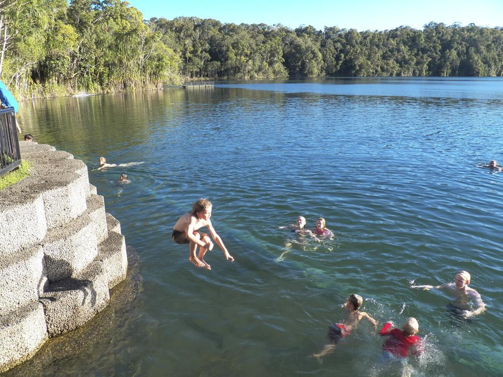 Lake Eacham Tourist Park & Cabins Esterno foto