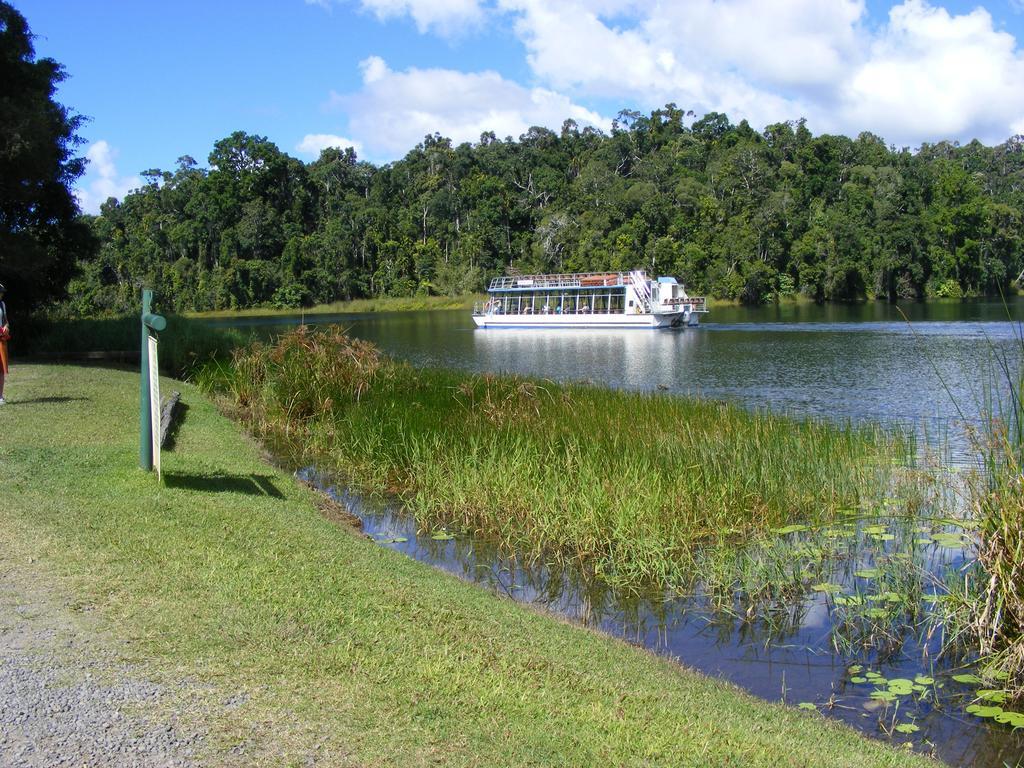 Lake Eacham Tourist Park & Cabins Esterno foto