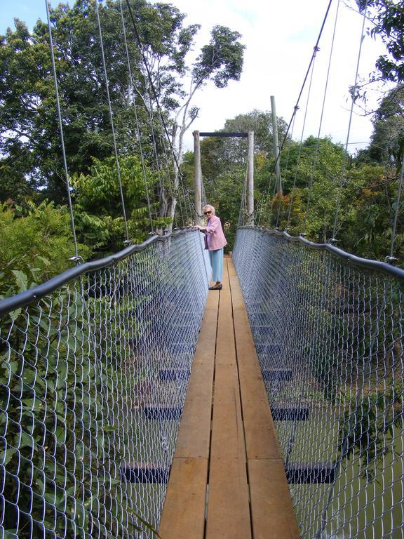Lake Eacham Tourist Park & Cabins Esterno foto