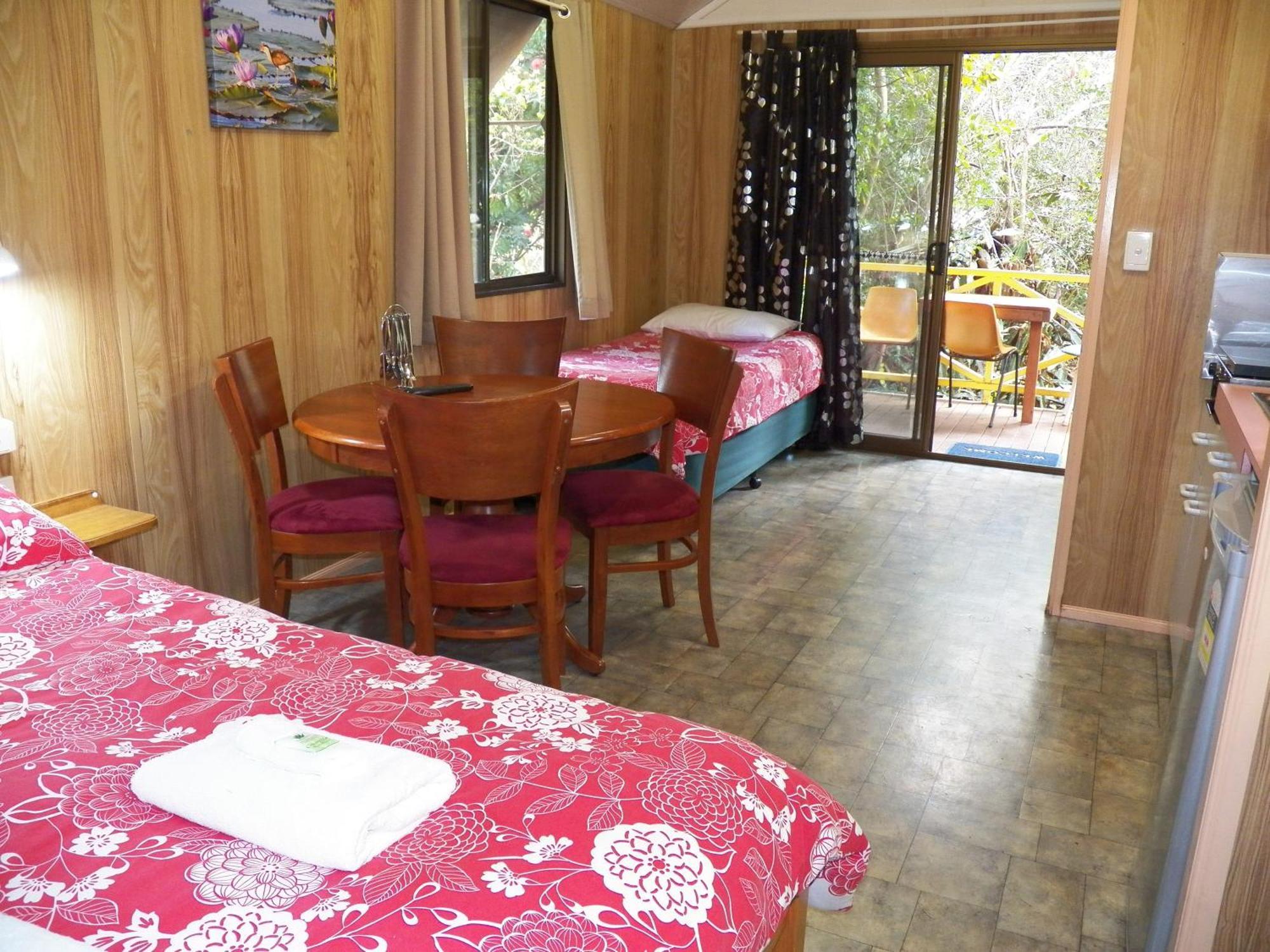 Lake Eacham Tourist Park & Cabins Camera foto