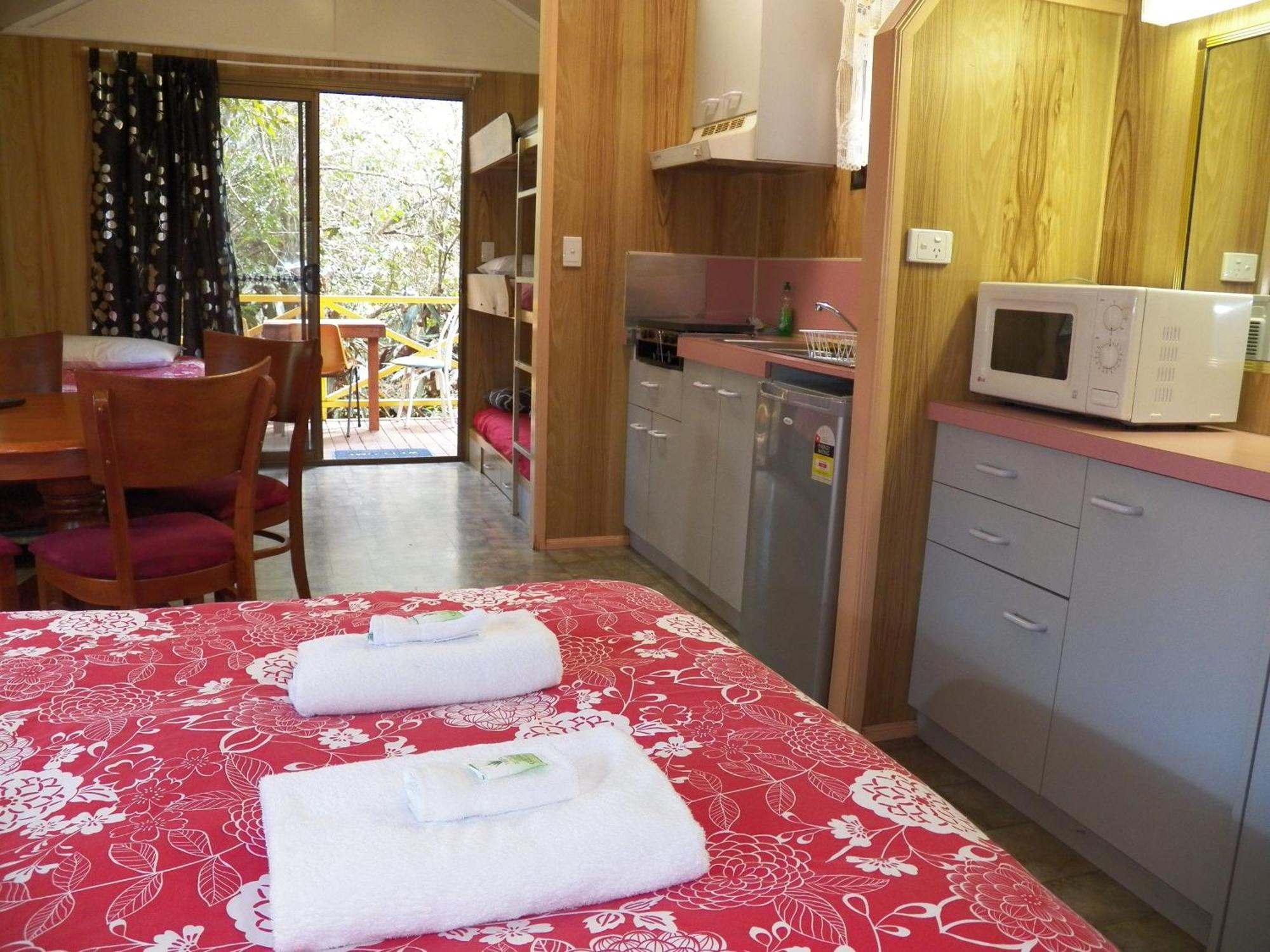 Lake Eacham Tourist Park & Cabins Camera foto