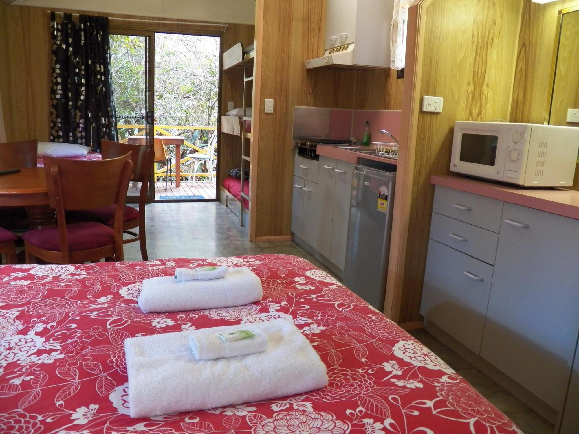 Lake Eacham Tourist Park & Cabins Camera foto