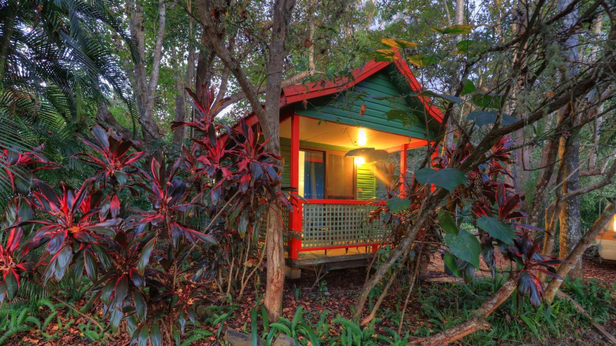 Lake Eacham Tourist Park & Cabins Esterno foto