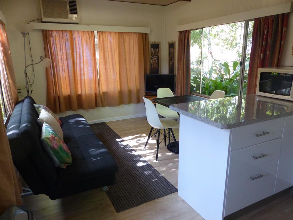 Lake Eacham Tourist Park & Cabins Esterno foto