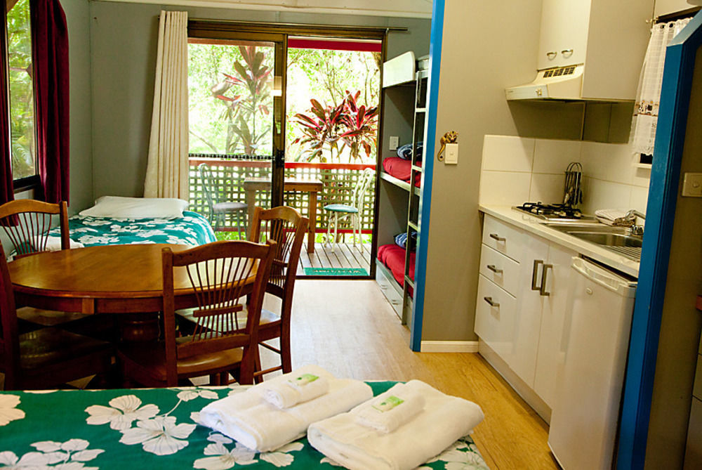 Lake Eacham Tourist Park & Cabins Esterno foto