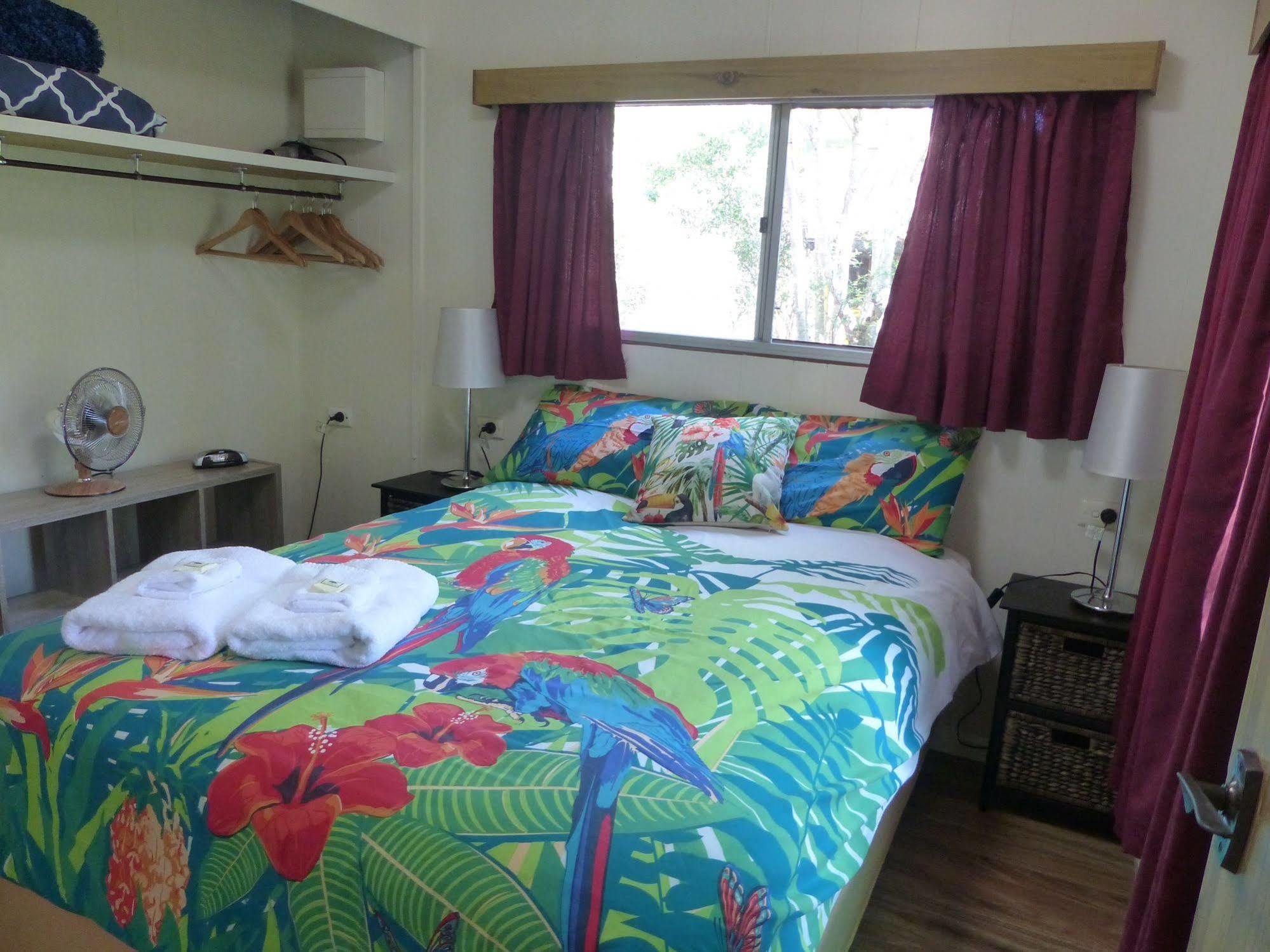 Lake Eacham Tourist Park & Cabins Esterno foto